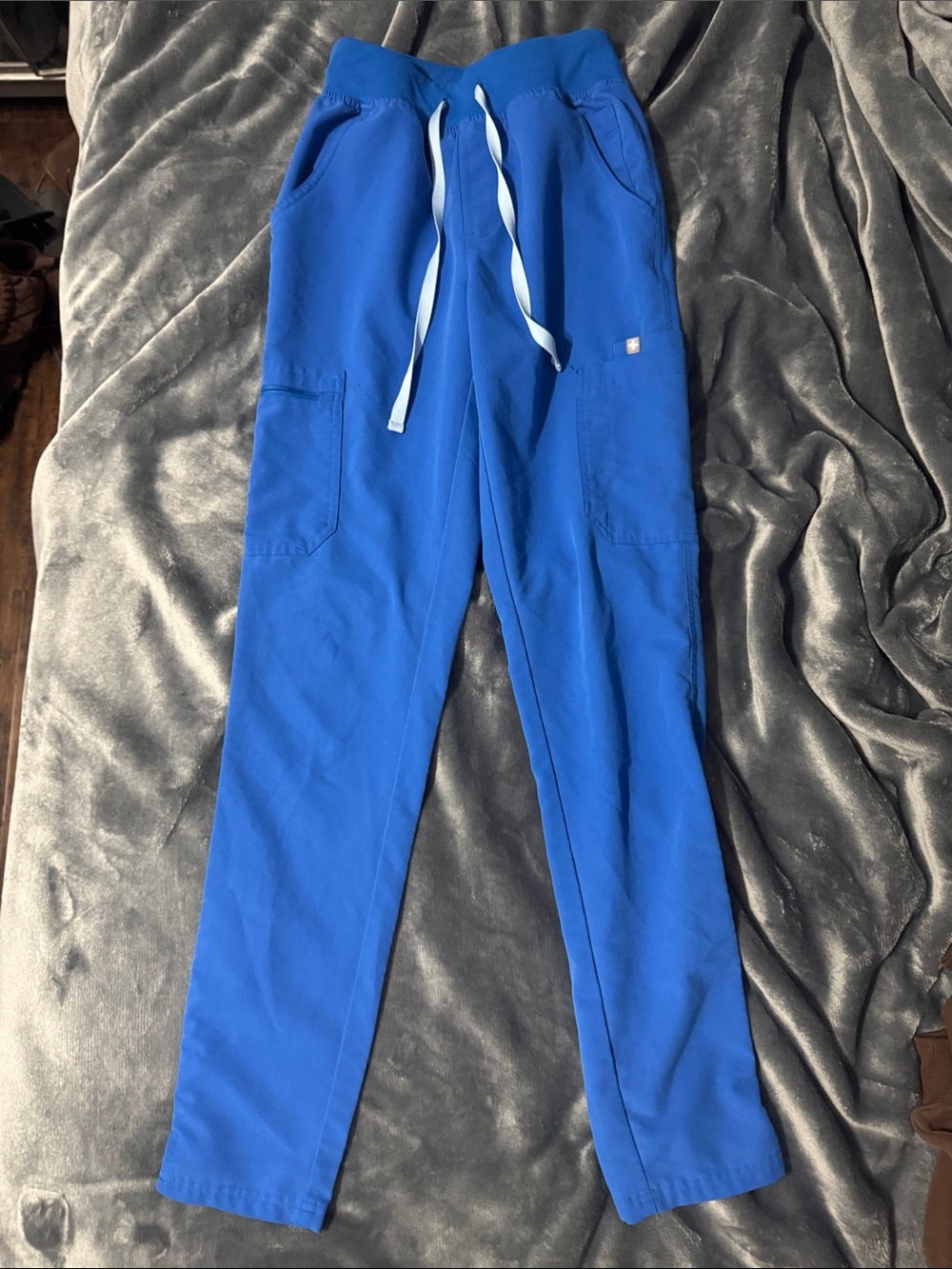Figs Yola straight leg scrub pants- XXS-Tall